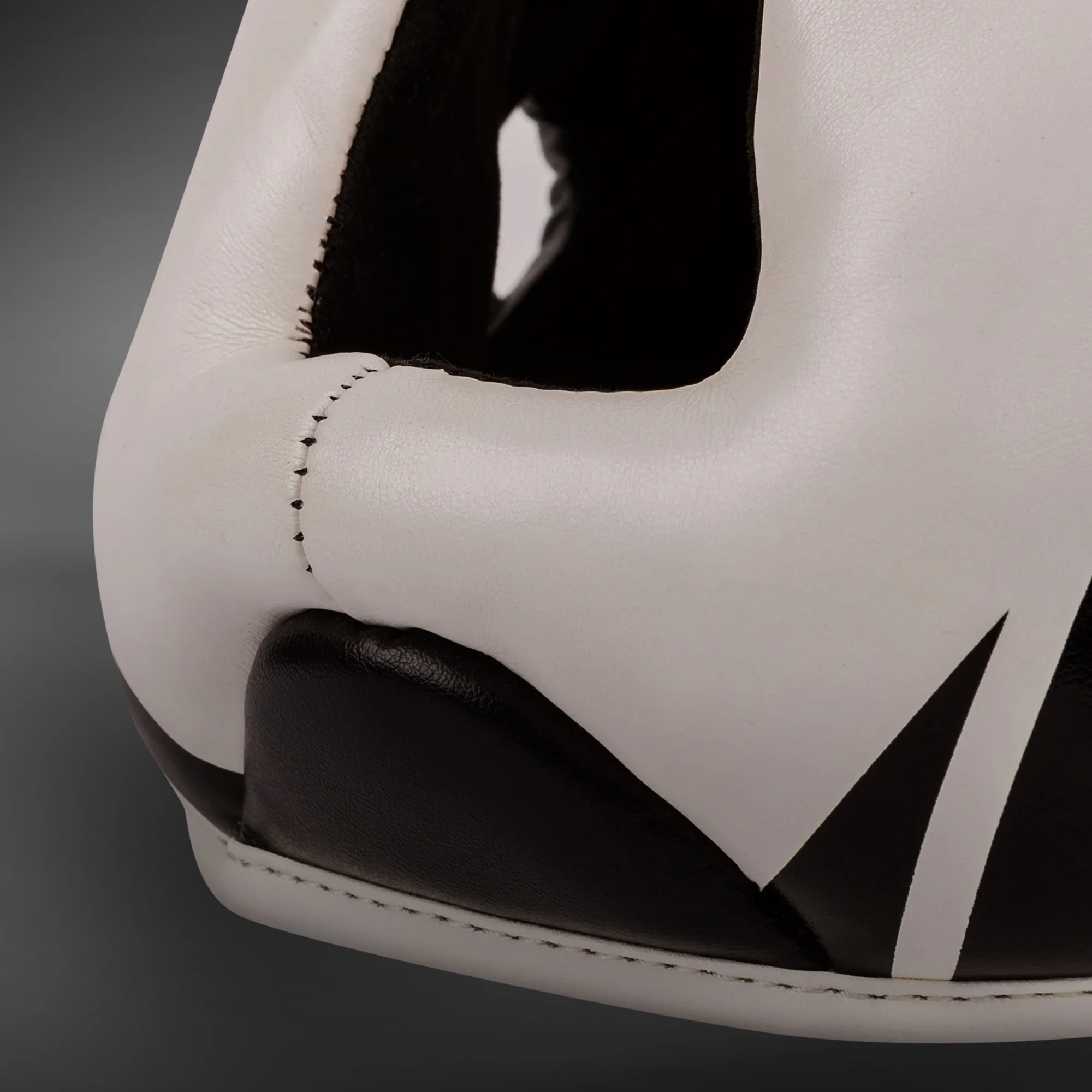 Venum Challenger Kids Headgear - Black/White - Image 4