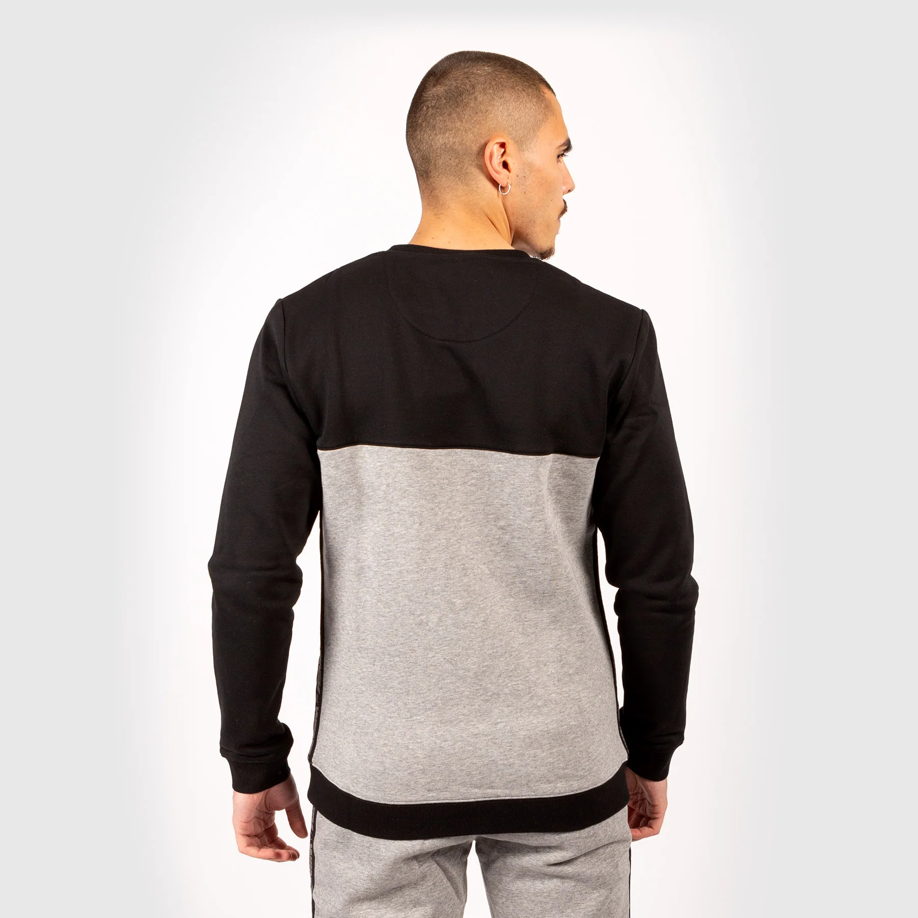 Venum Connect Crewneck Sweatshirt - Black/Dark heather Grey - Image 4